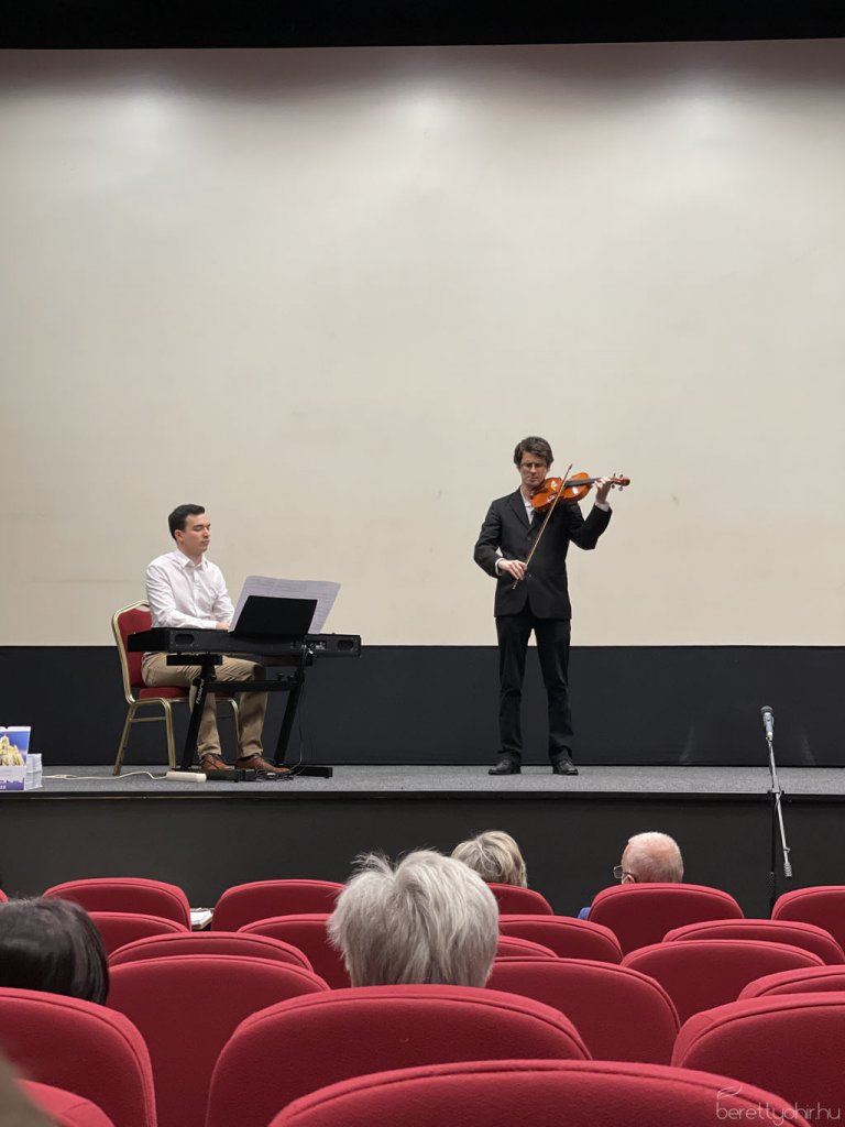 Naptárfotó pályázat - eredményhirdetés és kiállítás 01